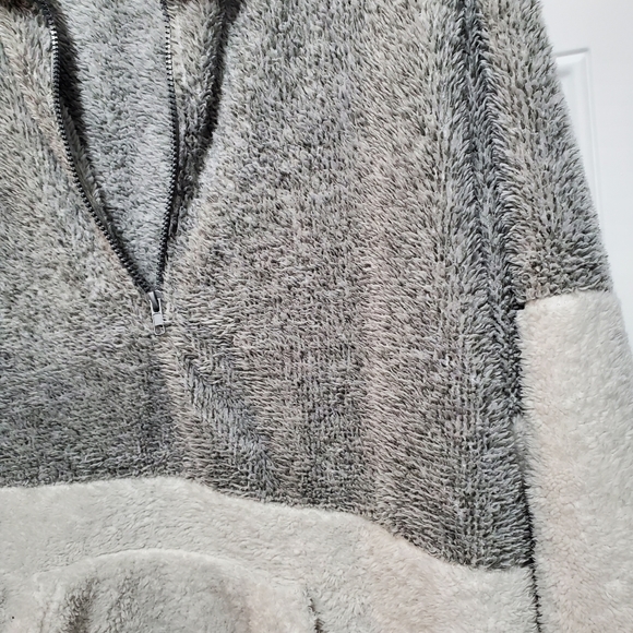 Oversized Fuzzy Fleece Pullover Sweatshirt - Picture 3 of 11